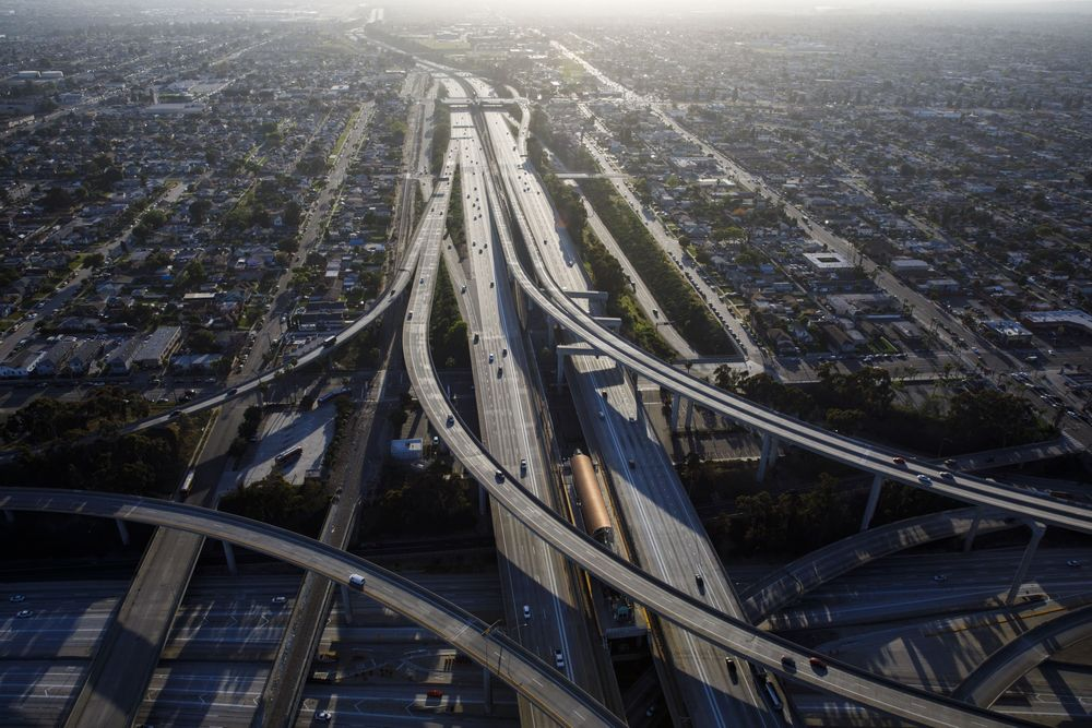 Giá cao hơn của California một phần & nbsp; là kết quả của thuế và các chương trình của tiểu bang nhằm giảm khí nhà kính.