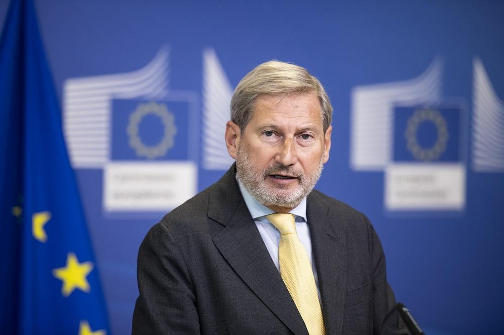 European Commissioner for Budget and Administration Johannes Hahn travels  to South-East Asia to promote the EU as a borrower | EEAS Website
