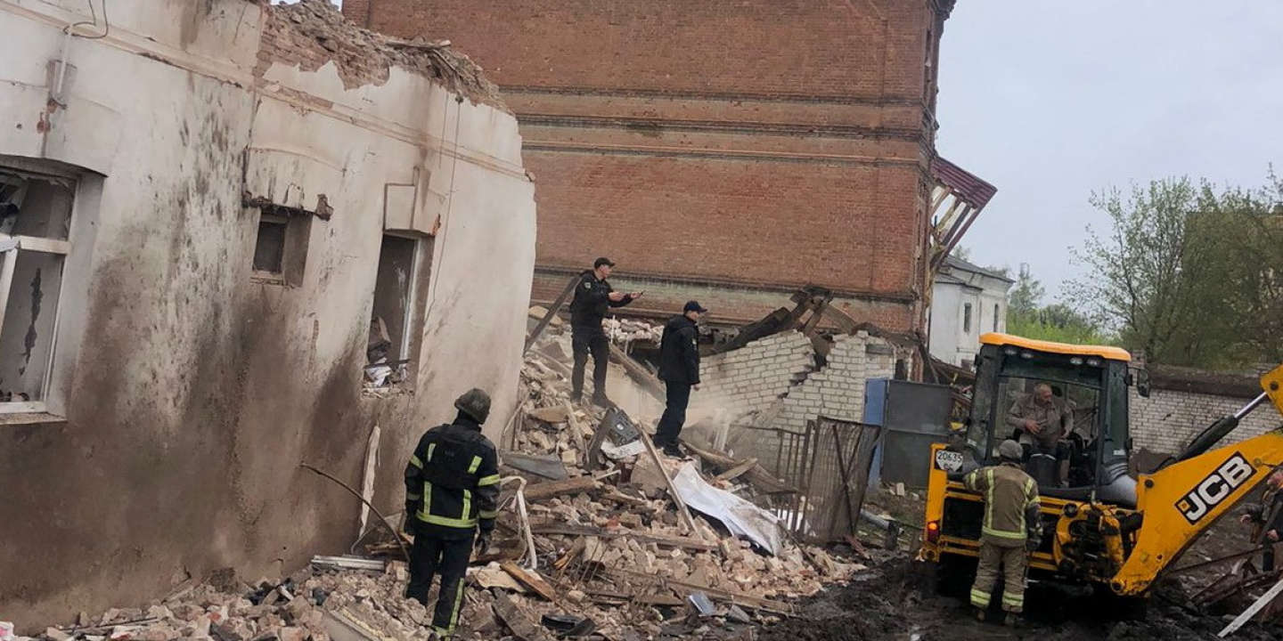 one dead and ten injured in the Russian attack on a museum in Kupyansk -  Time News