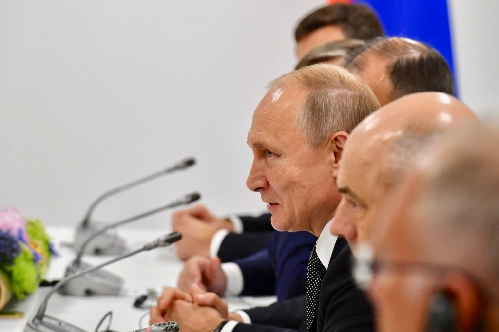 Putin says Russia and Saudi Arabia agree to extend OPEC production-cut deal  | Middle East Eye