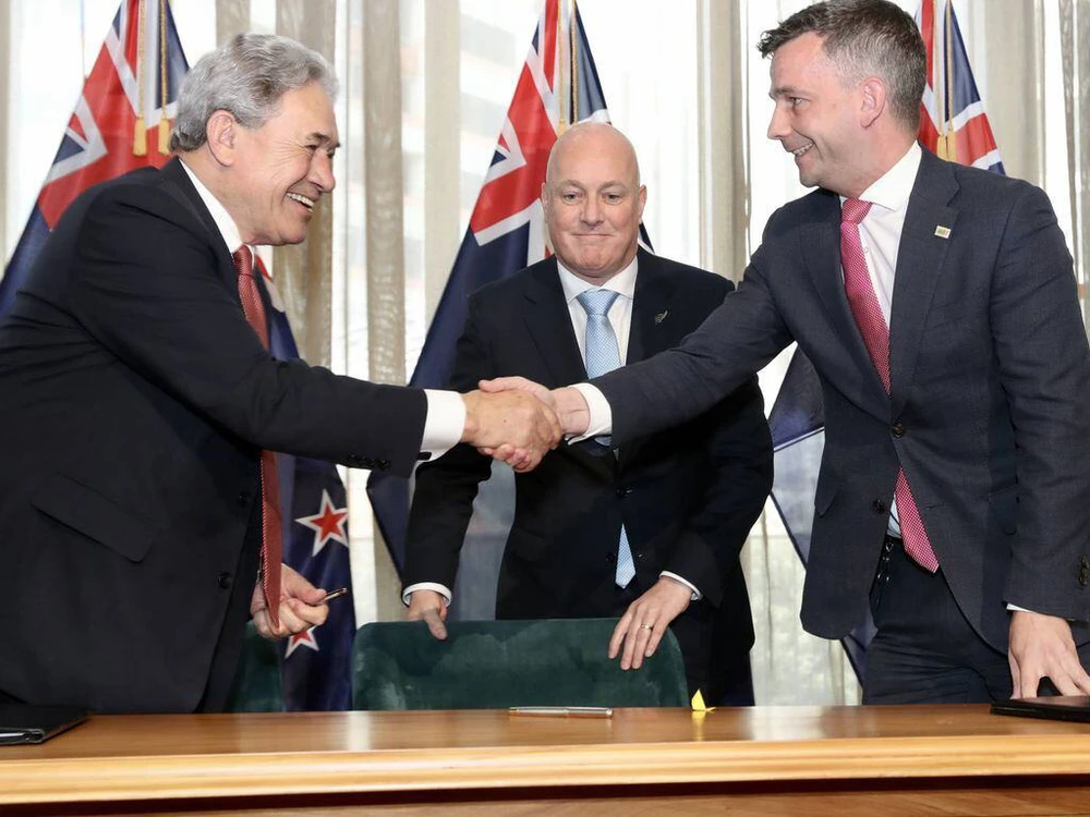New Zealand: Ba đảng ký thỏa thuận thành lập chính phủ liên minh | Vietnam+  (VietnamPlus)
