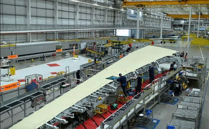 Các nhà sản xuất nước Anh nâng triển vọng kinh doanh cho năm 2023 |  Vietnam+ (VietnamPlus)