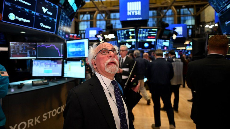Coronavirus: US stocks see worst fall since 1987 - BBC News