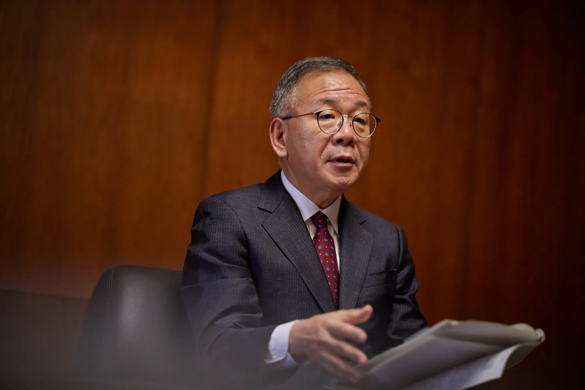 BOJ Board Member Calls for Policy Review at the Right Time - Bloomberg