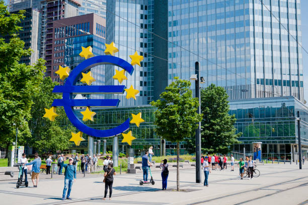 Danske Bank: ECB giữ nguyên lãi suất, Lagarde phát tín hiệu hawkish dù dự báo lạm phát giảm nhẹ