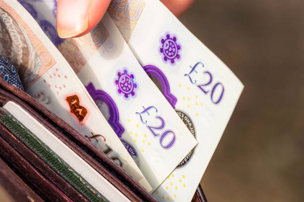 Swissquote Bank: GBP giảm sâu khi chính sách thuế mới đe dọa thị trường tài chính Anh