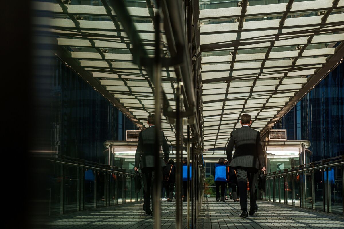 Cập nhật thị trường đầu ngày: Chứng khoán châu Á trượt dốc, thị trường thận trọng trước dữ liệu Mỹ