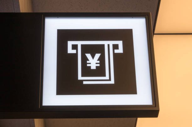 JPY trụ vững nhờ chính phủ can thiệp bằng lời nói, vàng và bạc bứt phá đỉnh kỷ lục vì rủi ro địa chính trị